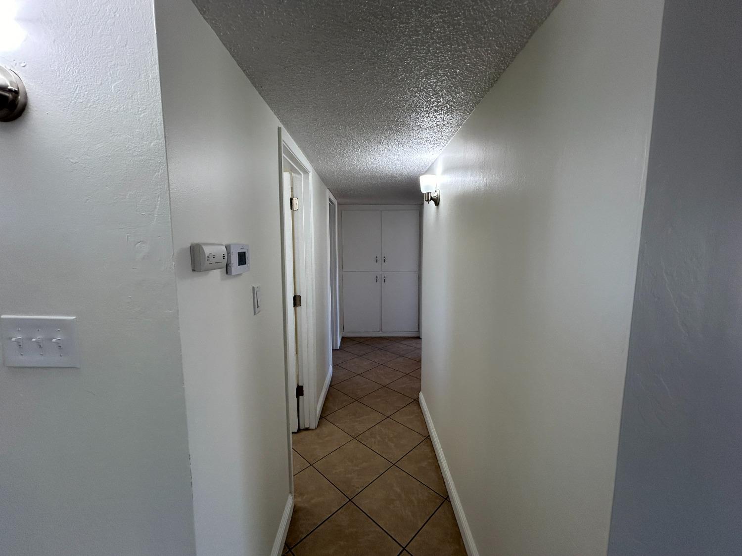 Detail Gallery Image 11 of 16 For 6917 Stillwater Way, Sacramento,  CA 95828 - 3 Beds | 1/1 Baths