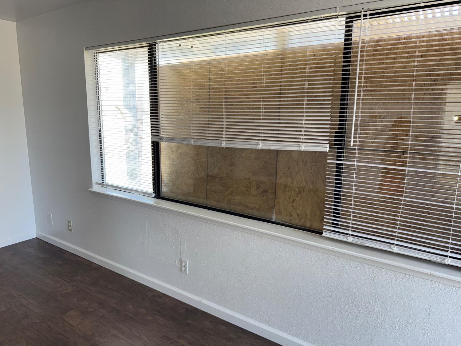 Detail Gallery Image 3 of 17 For 207 Eucalyptus Ave, Patterson,  CA 95363 - 3 Beds | 1/1 Baths