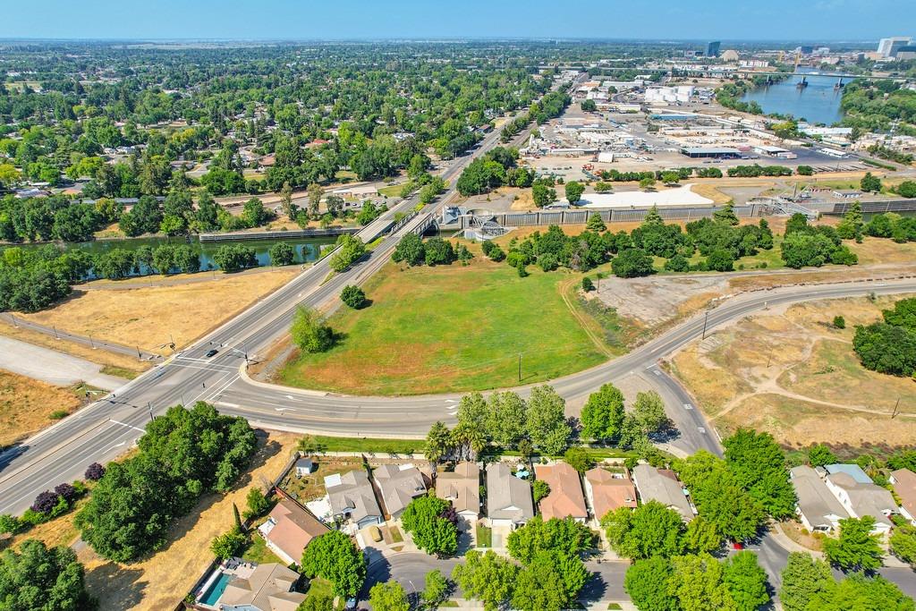Randolph Road, West Sacramento, California image 34