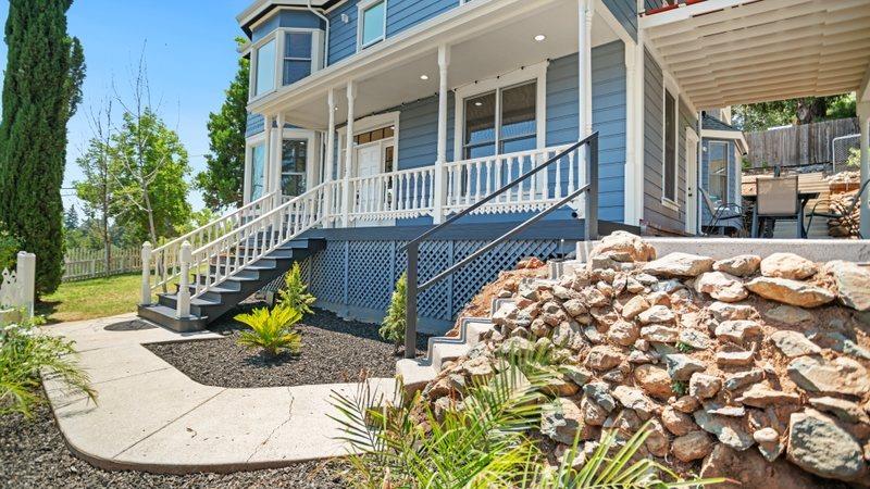 Detail Gallery Image 2 of 75 For 102 Pleasant St, Colfax,  CA 95713 - 4 Beds | 3 Baths
