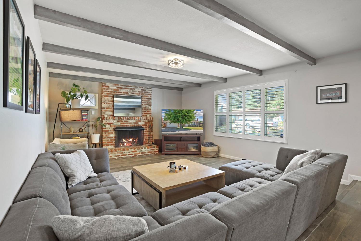 Vista Drive, Lodi, California image 7