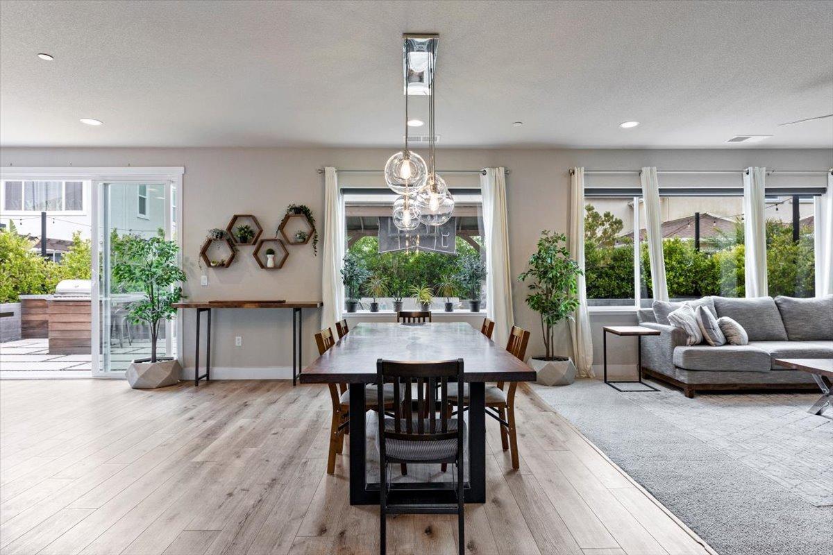 Detail Gallery Image 12 of 70 For 18466 Lewiston Dr, Lathrop,  CA 95330 - 5 Beds | 3/1 Baths