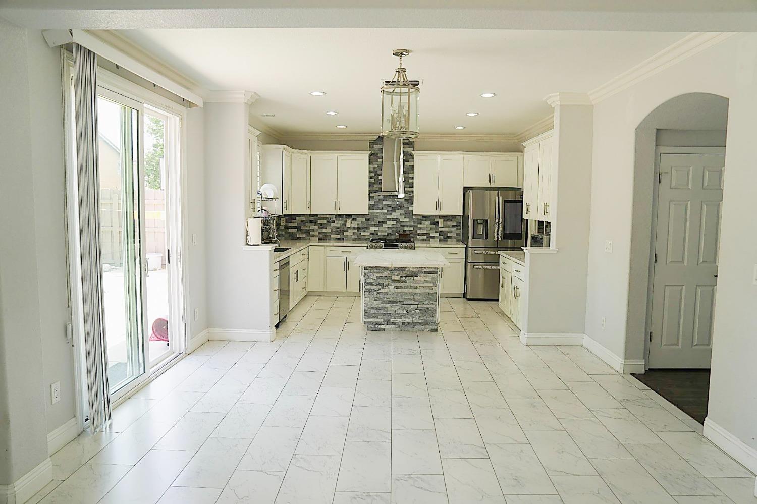Detail Gallery Image 28 of 71 For 8919 Haflinger Way, Elk Grove,  CA 95757 - 5 Beds | 3 Baths