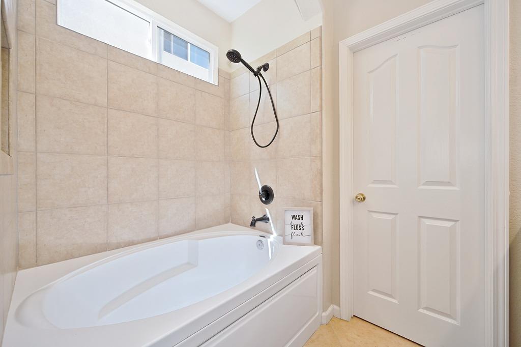 Detail Gallery Image 19 of 57 For 9577 Arcada Ct, Elk Grove,  CA 95624 - 3 Beds | 2 Baths