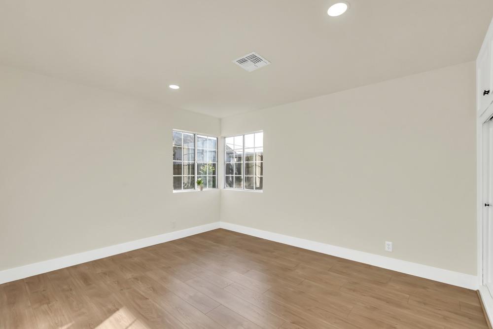 Mayfair Drive, Sacramento, California image 17