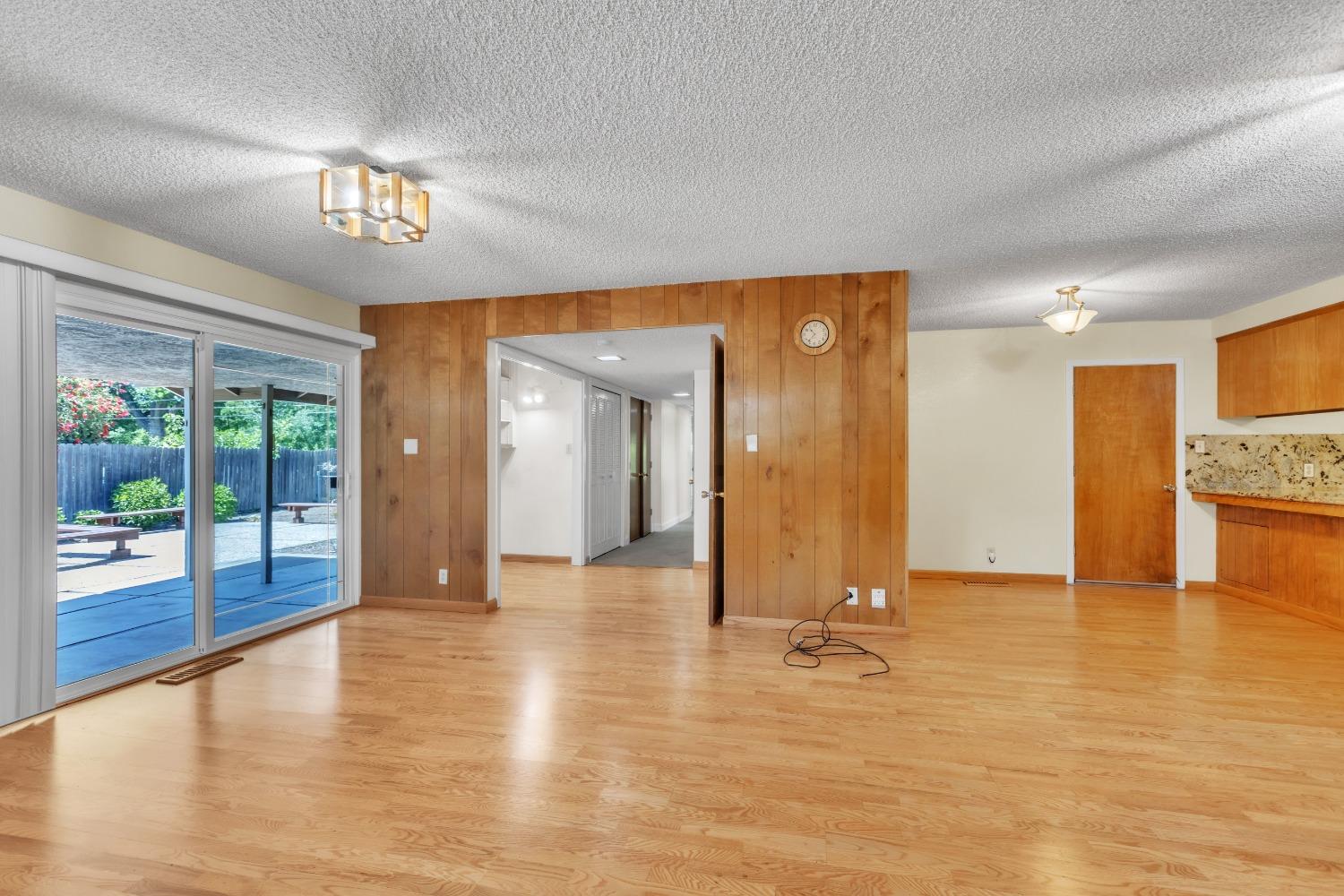 Cromwell Way, Sacramento, California image 20