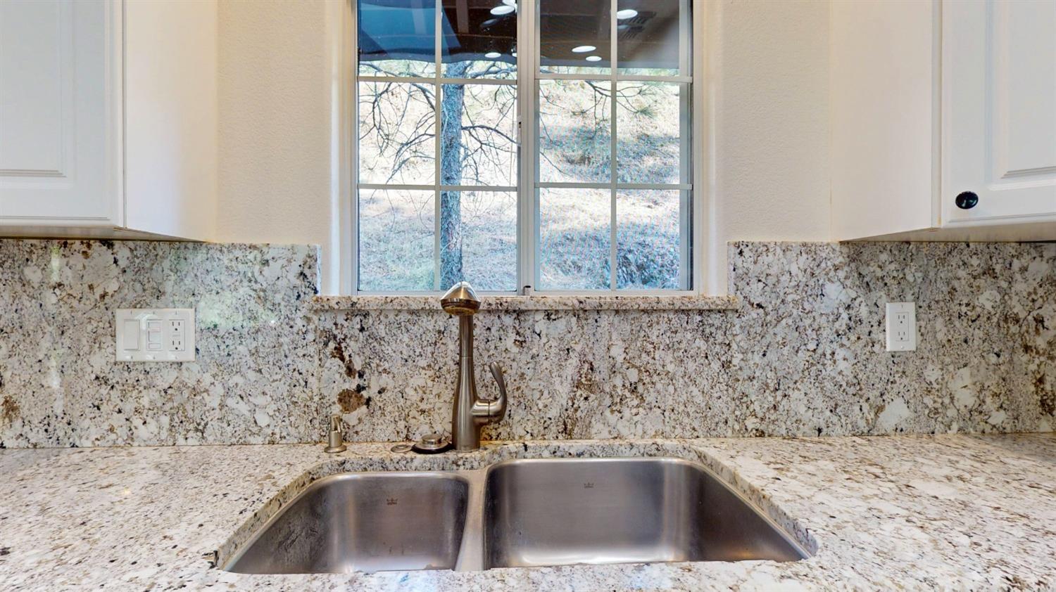Tom Ray Dr, Grass Valley, California image 15