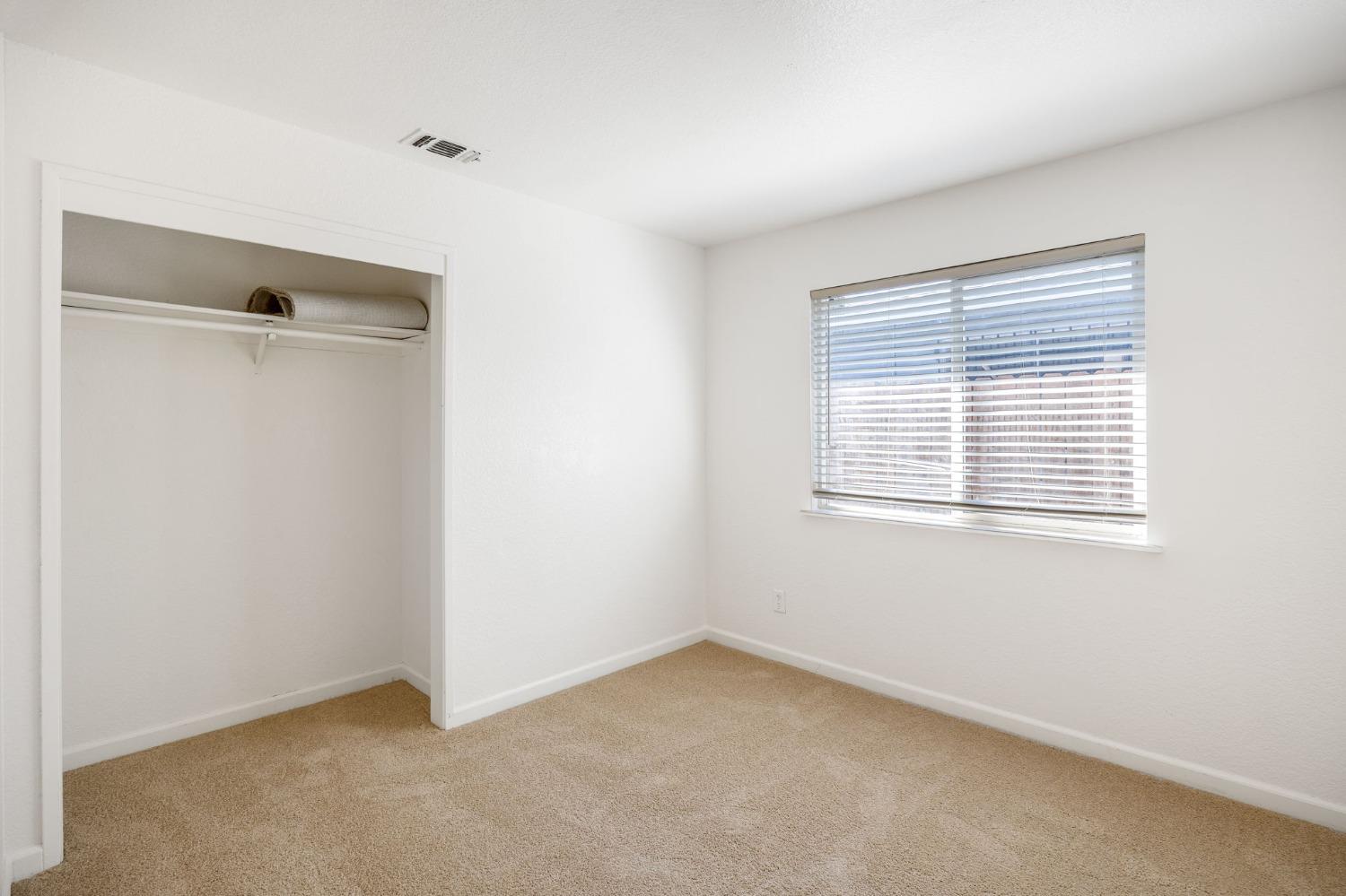 Clover Manor Way, Sacramento, California image 9