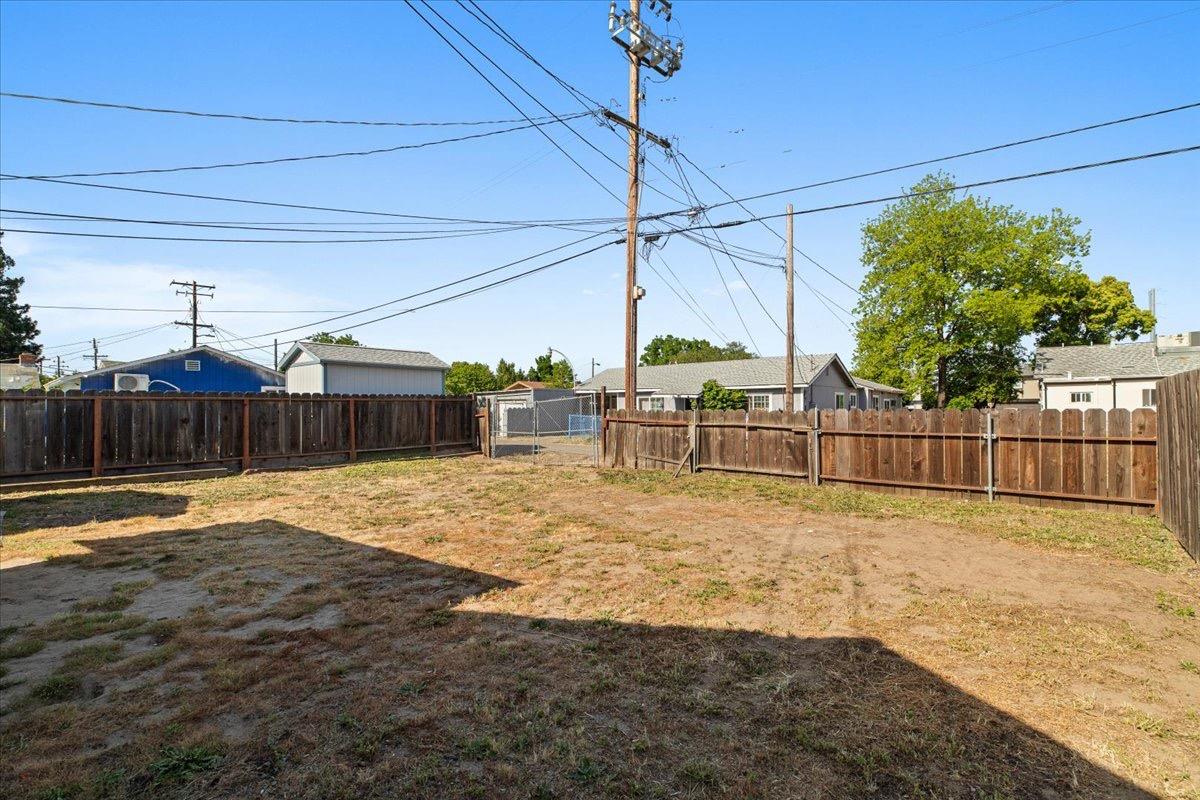 Detail Gallery Image 52 of 54 For 231 Poplar Ave, Manteca,  CA 95336 - 3 Beds | 2 Baths