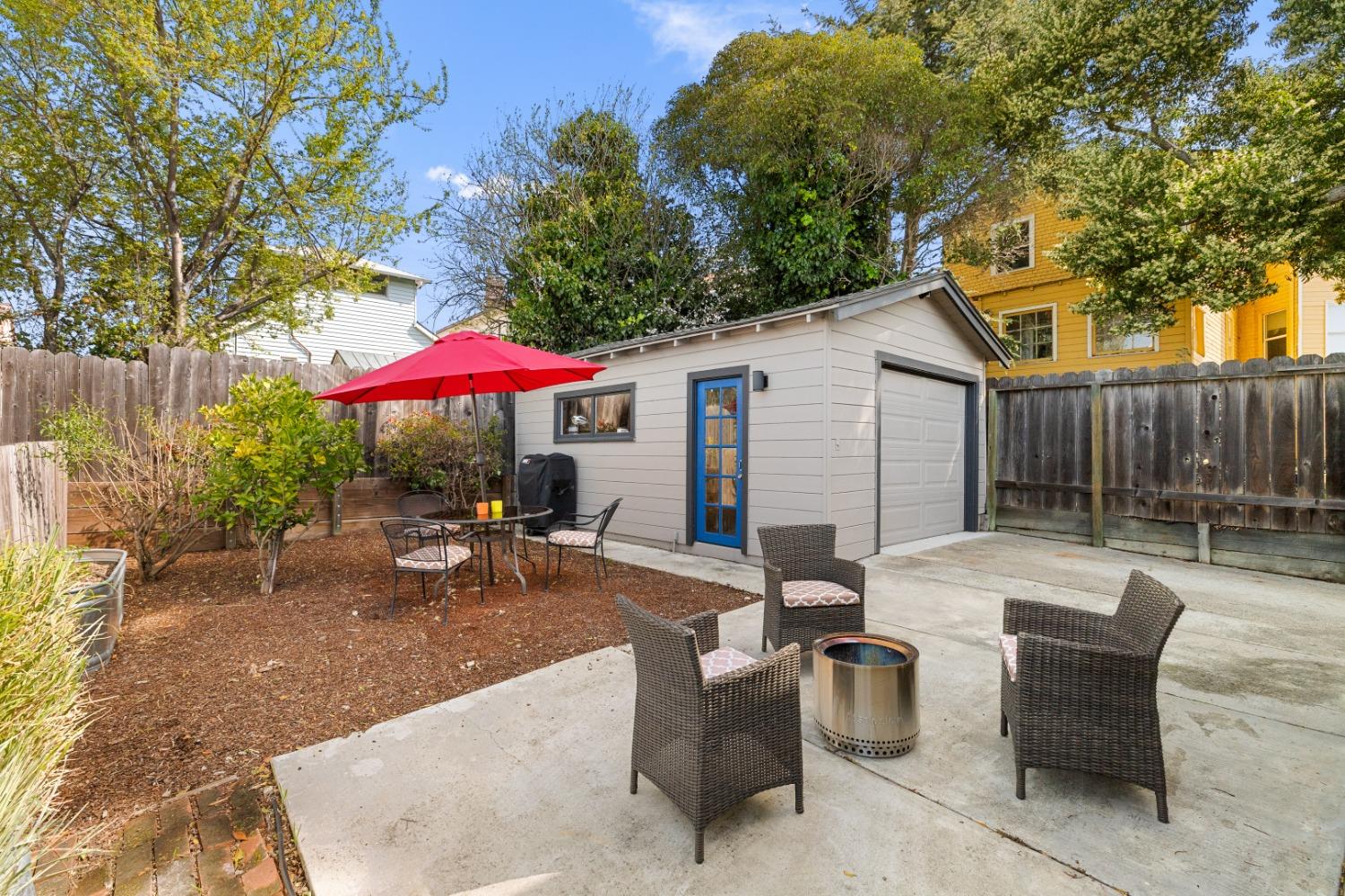 E. 31st Street, Oakland, California image 36