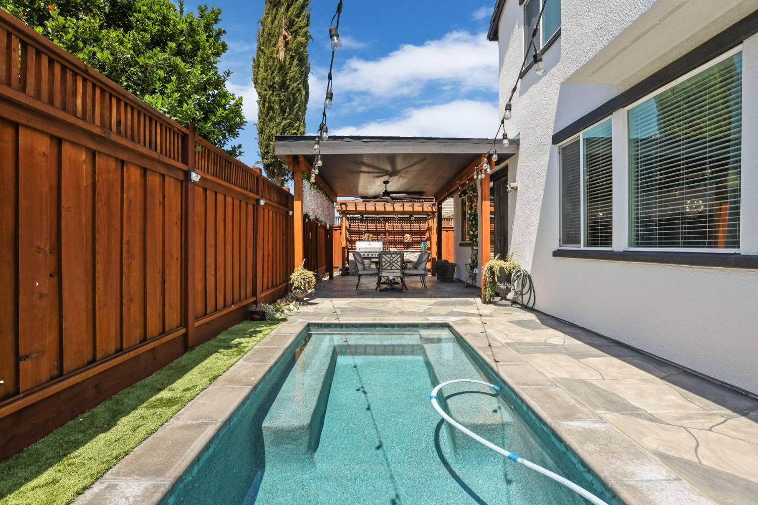 Detail Gallery Image 48 of 77 For 16907 E Cobble Creek Way, Lathrop,  CA 95330 - 4 Beds | 2/1 Baths