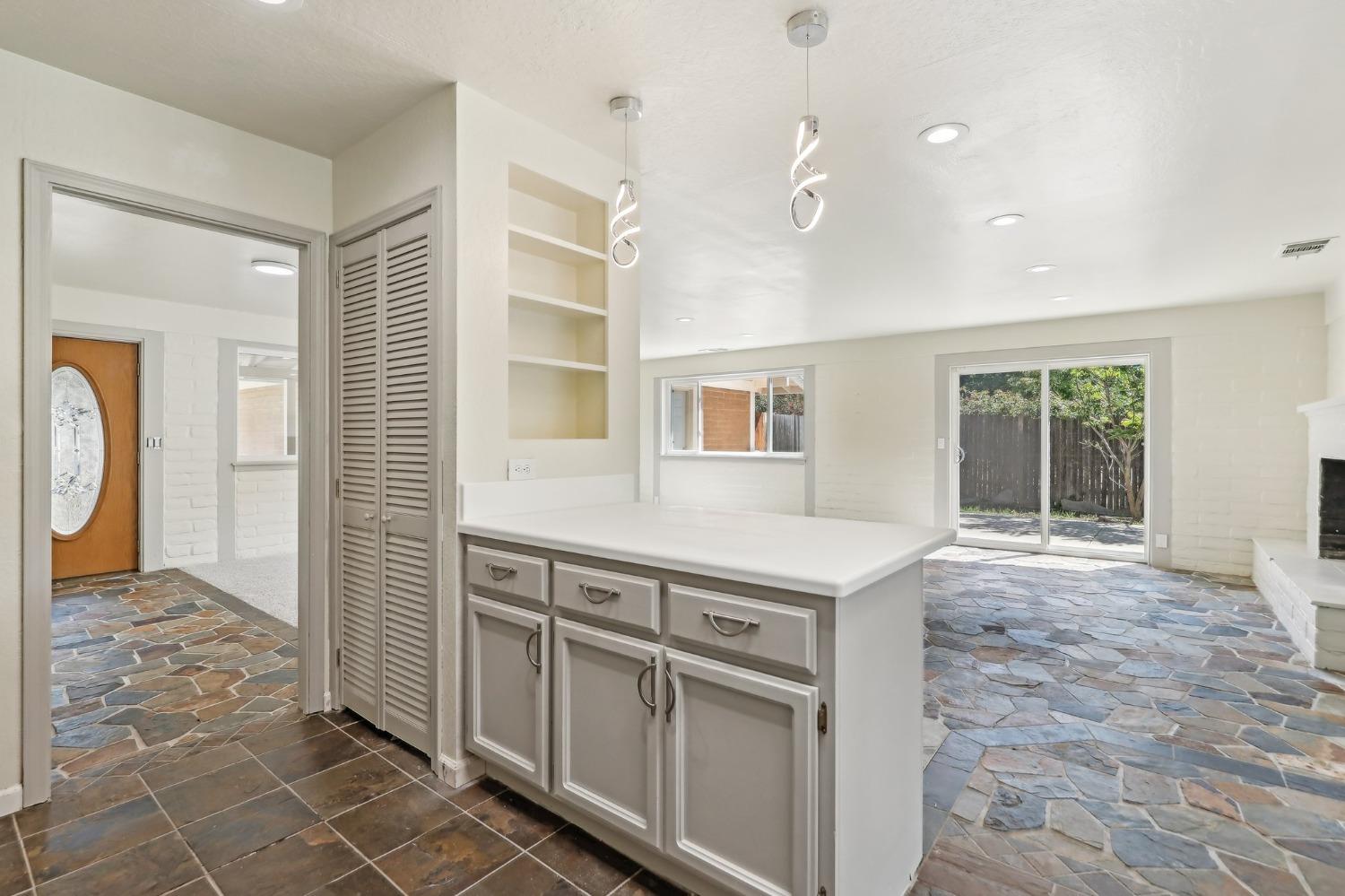 Sutter Avenue, Carmichael, California image 10