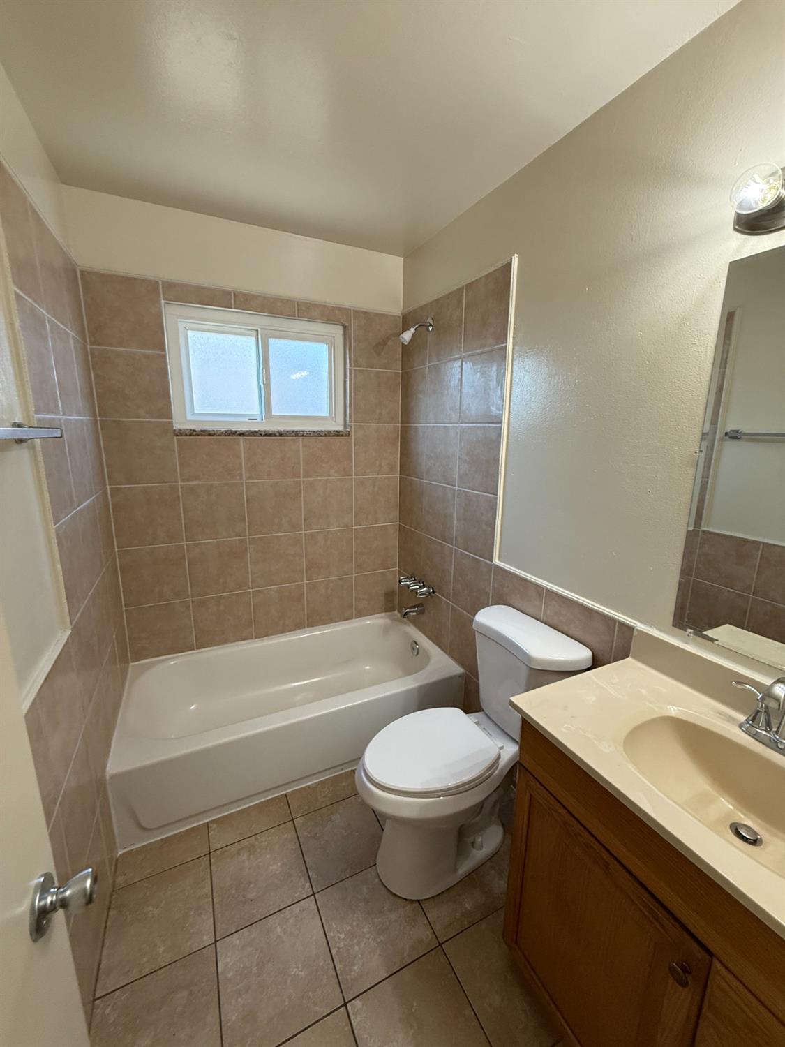 Yvonne Avenue, Manteca, California image 12
