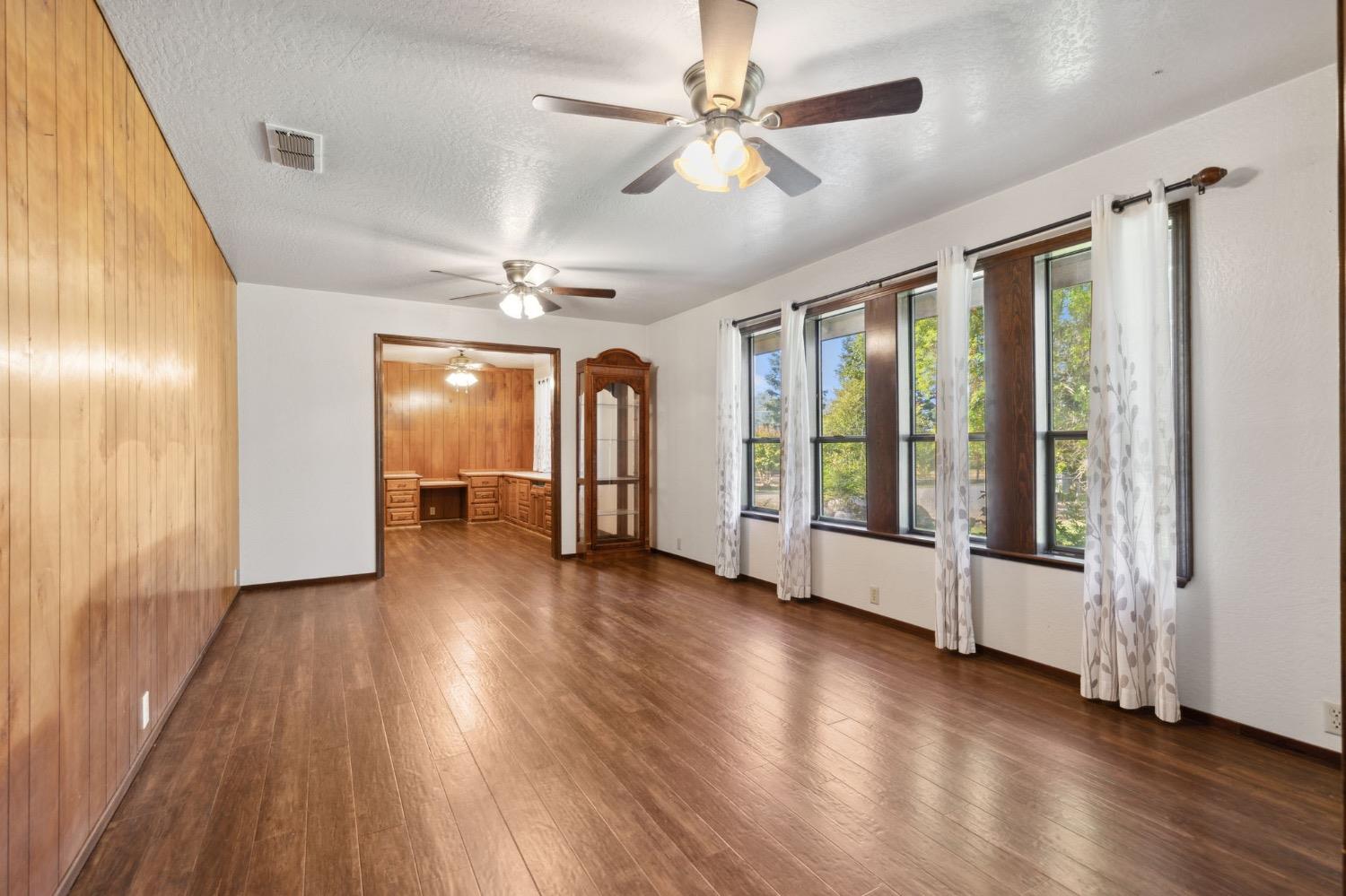 Detail Gallery Image 6 of 93 For 8300 16th St, Elverta,  CA 95626 - 3 Beds | 3 Baths