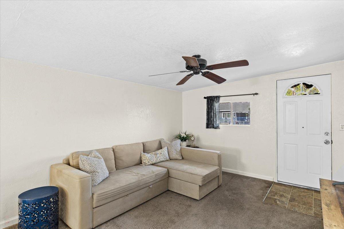 Detail Gallery Image 37 of 54 For 231 Poplar Ave, Manteca,  CA 95336 - 3 Beds | 2 Baths
