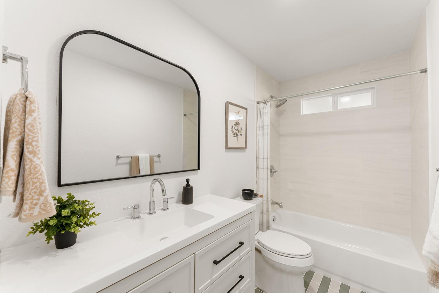 Detail Gallery Image 22 of 32 For 1464 Tradewinds Ave, Sacramento,  CA 95822 - 3 Beds | 2 Baths