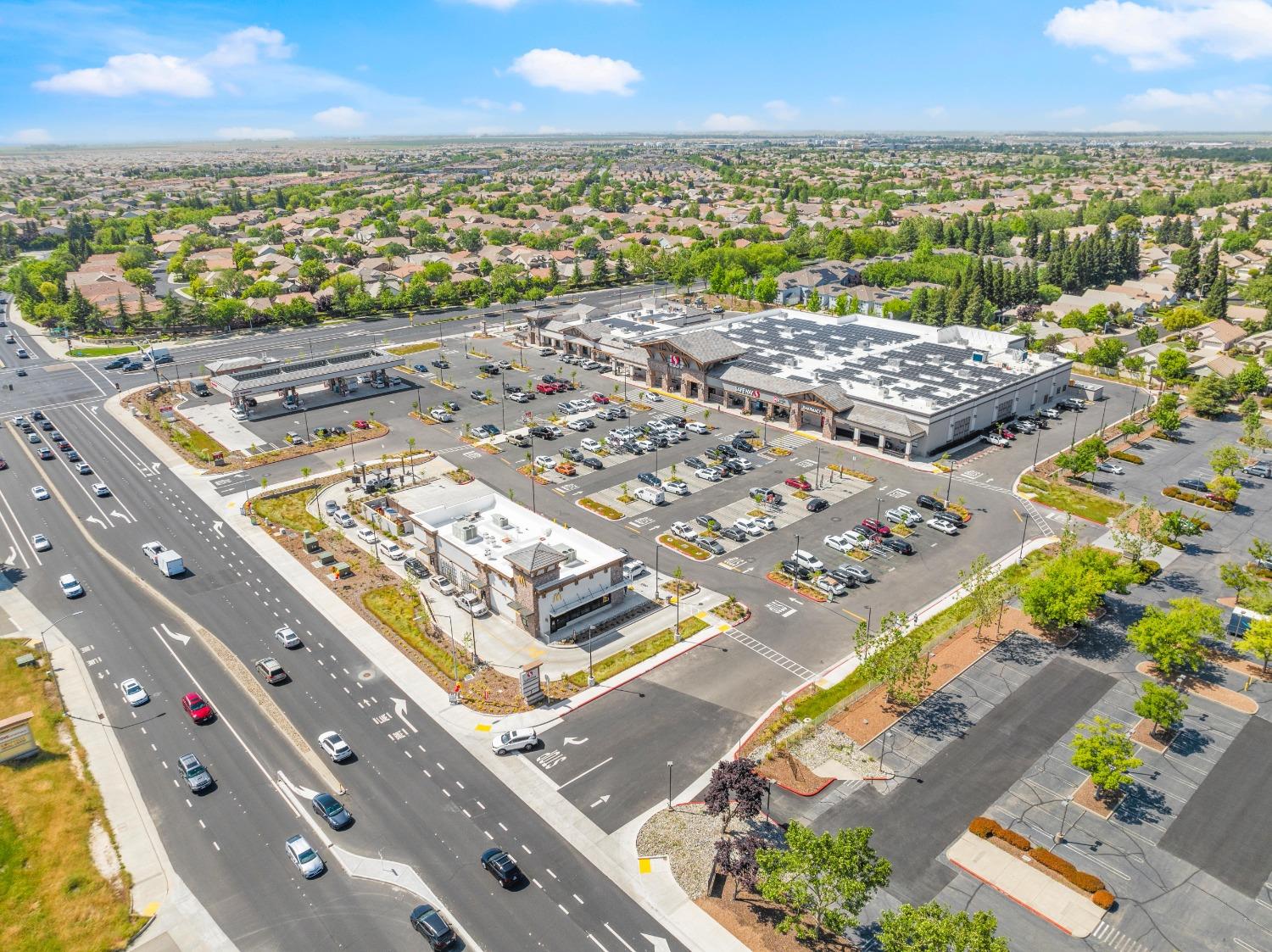 Camino Real Way, Roseville, California image 6