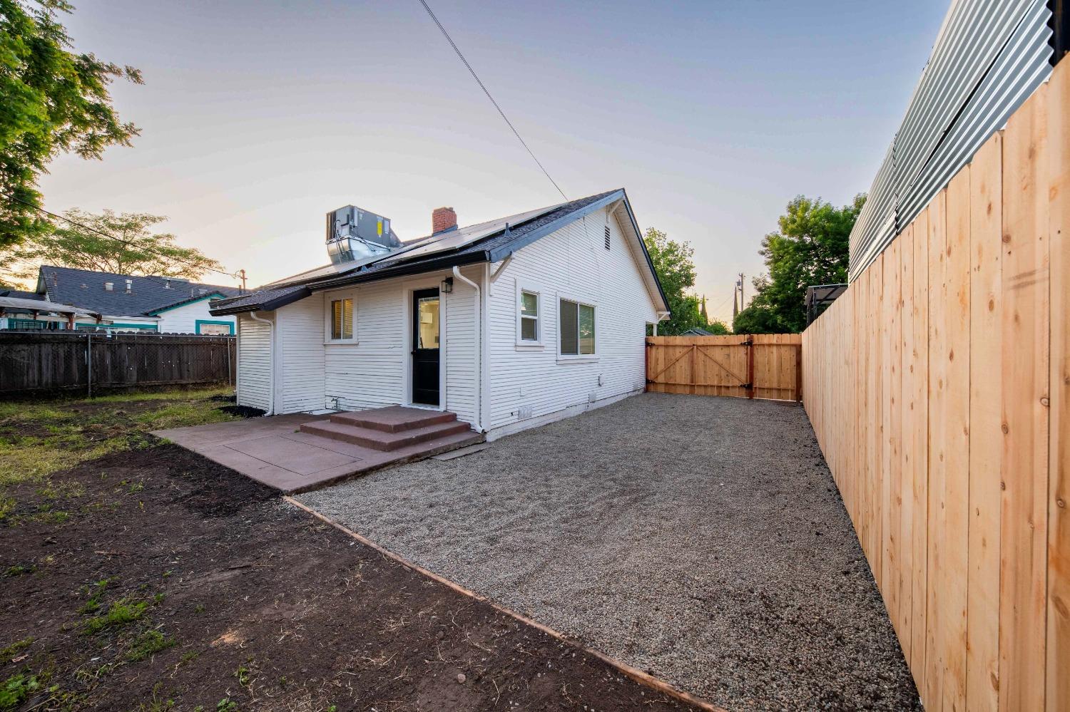 E Robertson Street, Stockton, California image 23