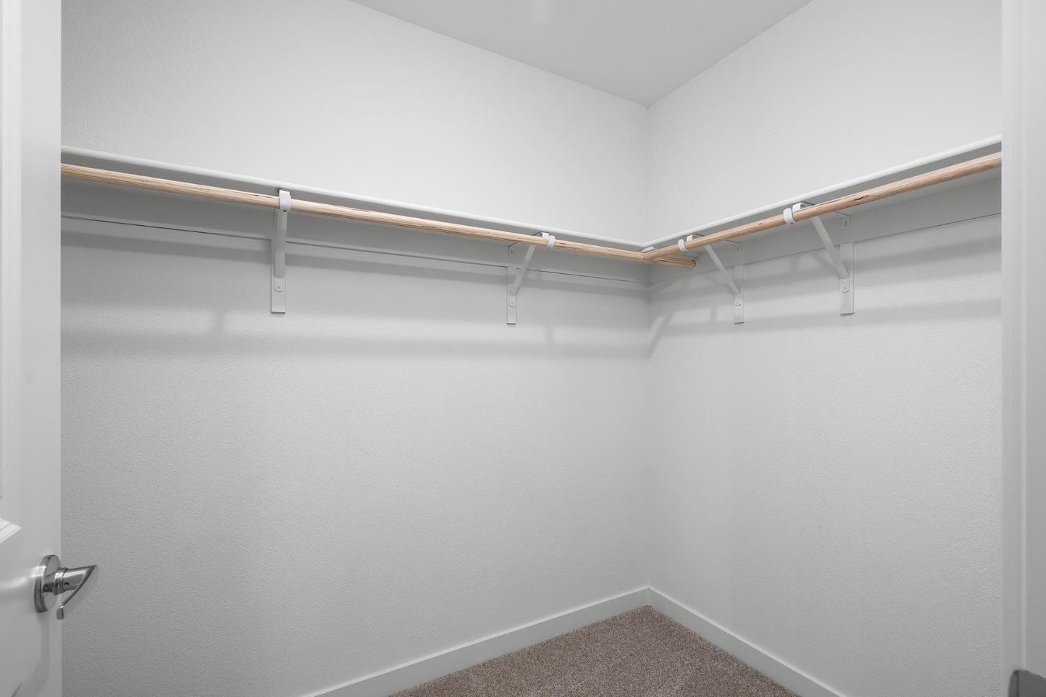 Detail Gallery Image 7 of 8 For 821 Helmsley Ln, Patterson,  CA 95363 - 5 Beds | 3 Baths