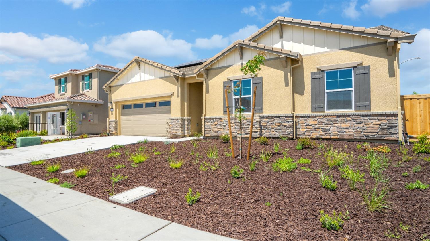 Detail Gallery Image 3 of 35 For 2119 Geneva Way, Manteca,  CA 95337 - 3 Beds | 2 Baths