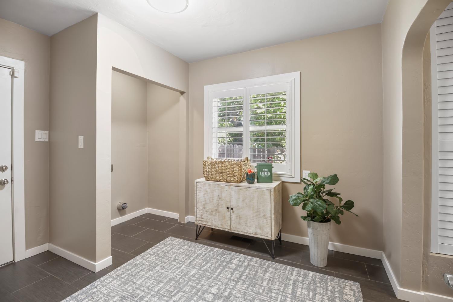property-img