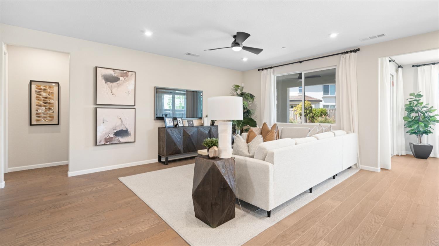 Detail Gallery Image 12 of 36 For 1079 Fiano Pl, Manteca,  CA 95337 - 4 Beds | 3 Baths