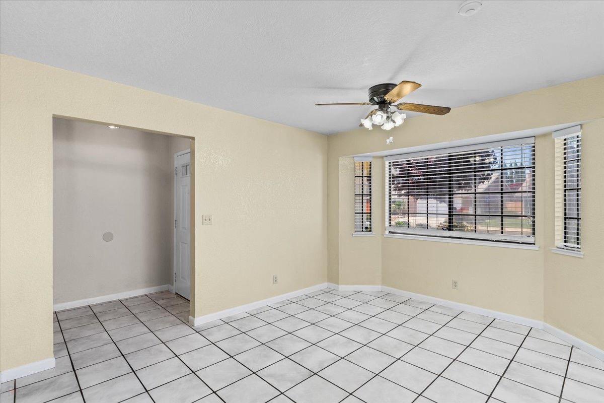 Detail Gallery Image 11 of 47 For 832 Chalone Dr, Modesto,  CA 95358 - 3 Beds | 2 Baths