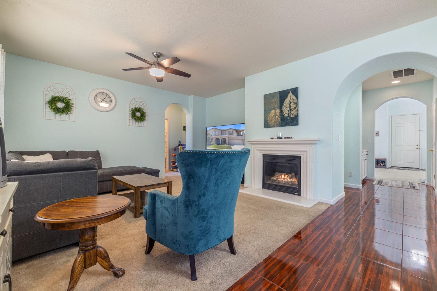 Alton Court, Riverbank, California image 22