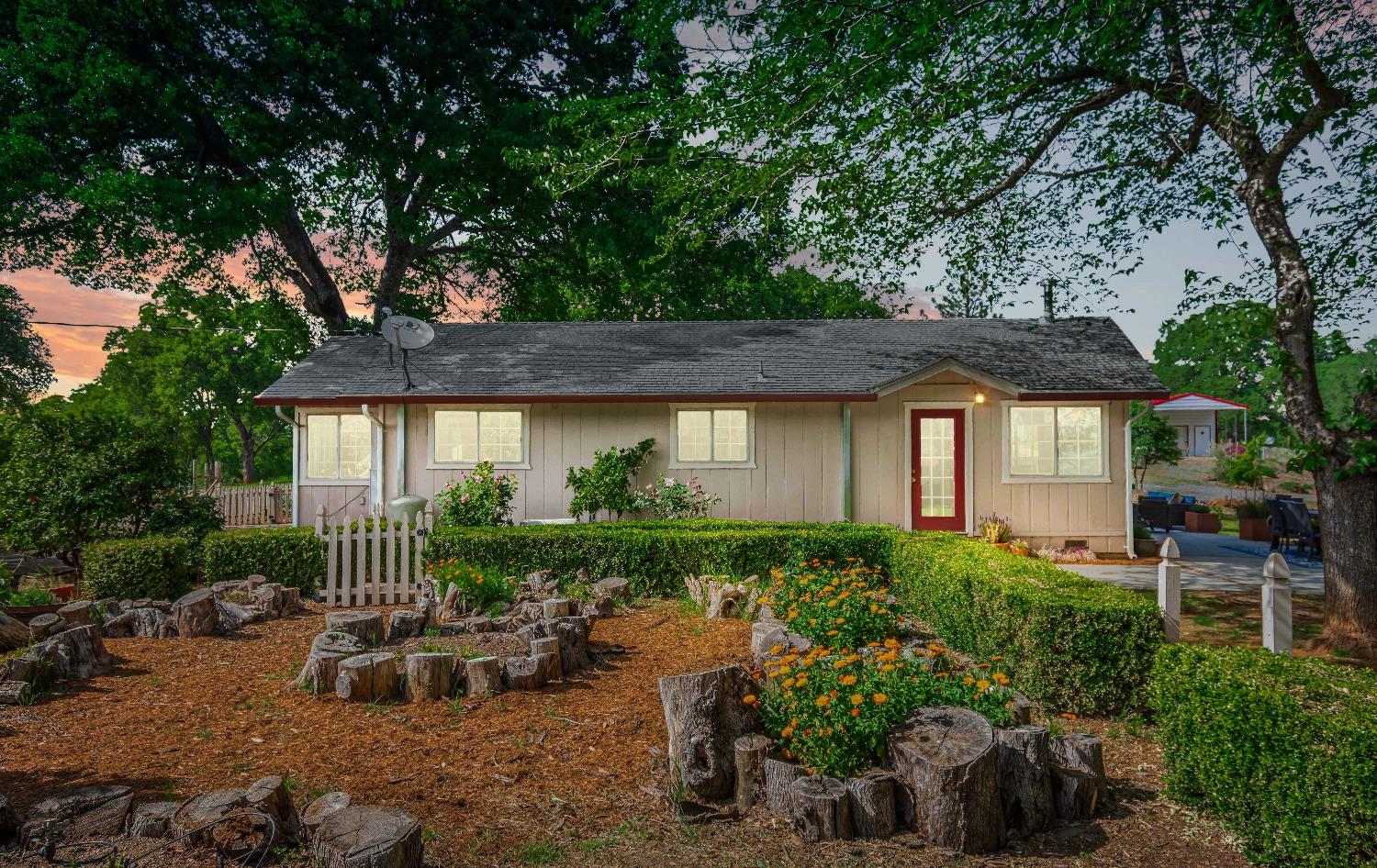 Detail Gallery Image 2 of 49 For 5521 Quail Hollow Rd, Pilot Hill,  CA 95664 - 2 Beds | 2 Baths