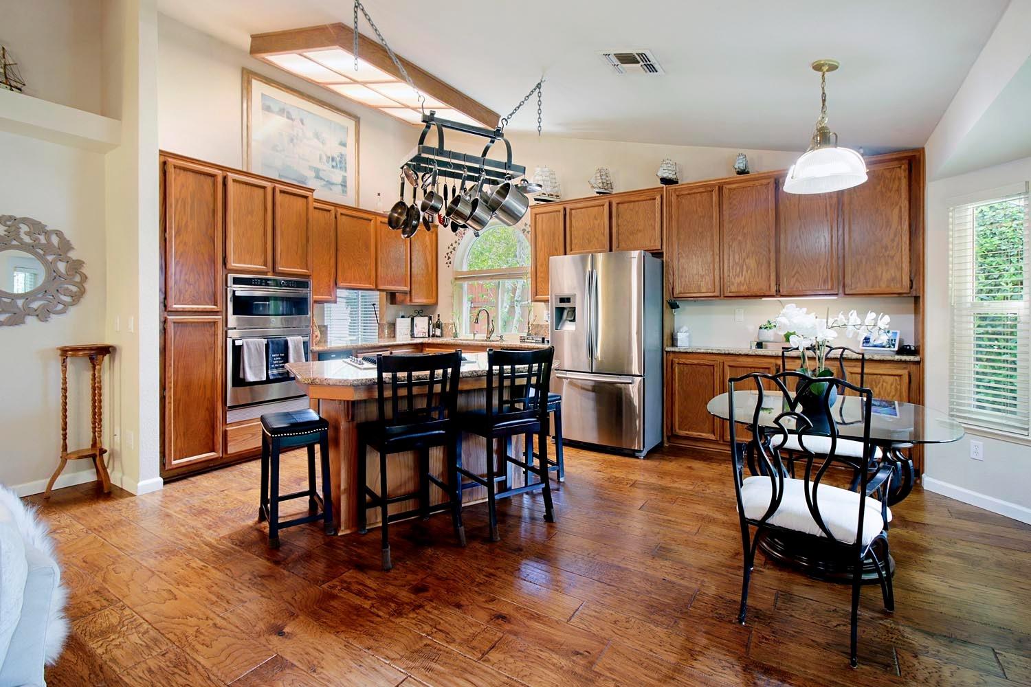 Pleasantglen Way, Elk Grove, California image 3