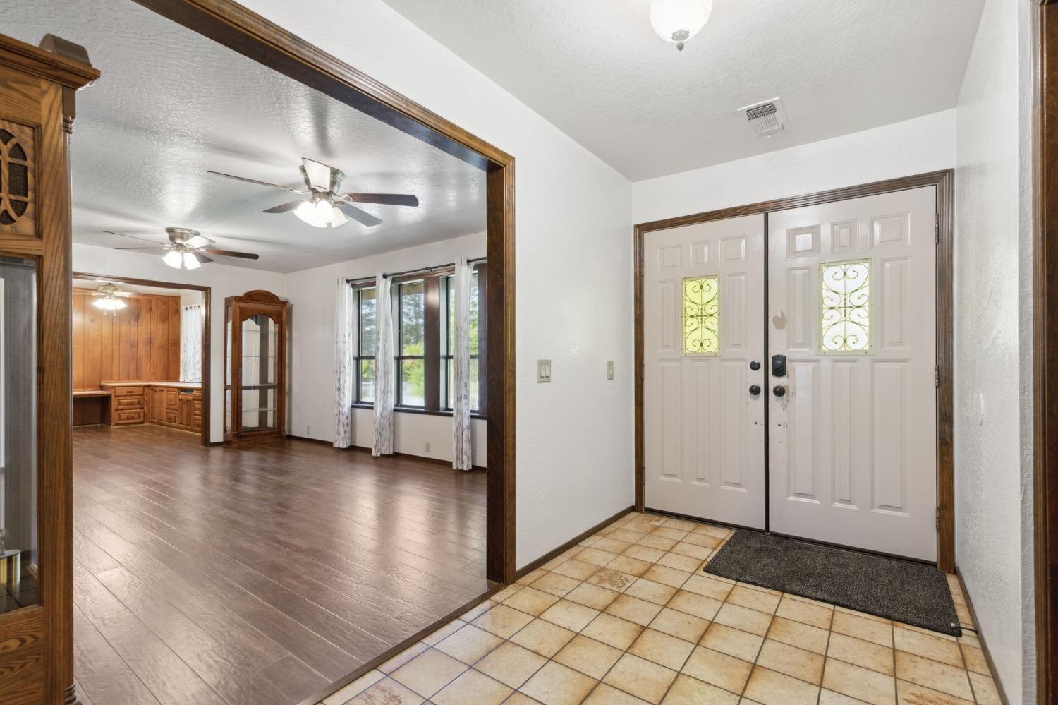Detail Gallery Image 4 of 93 For 8300 16th St, Elverta,  CA 95626 - 3 Beds | 3 Baths