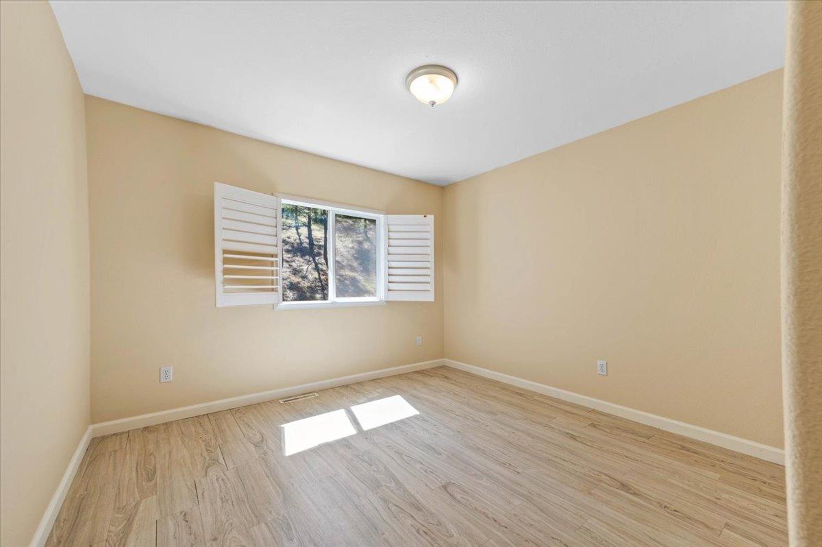 Pekolee Drive, Grass Valley, California image 14