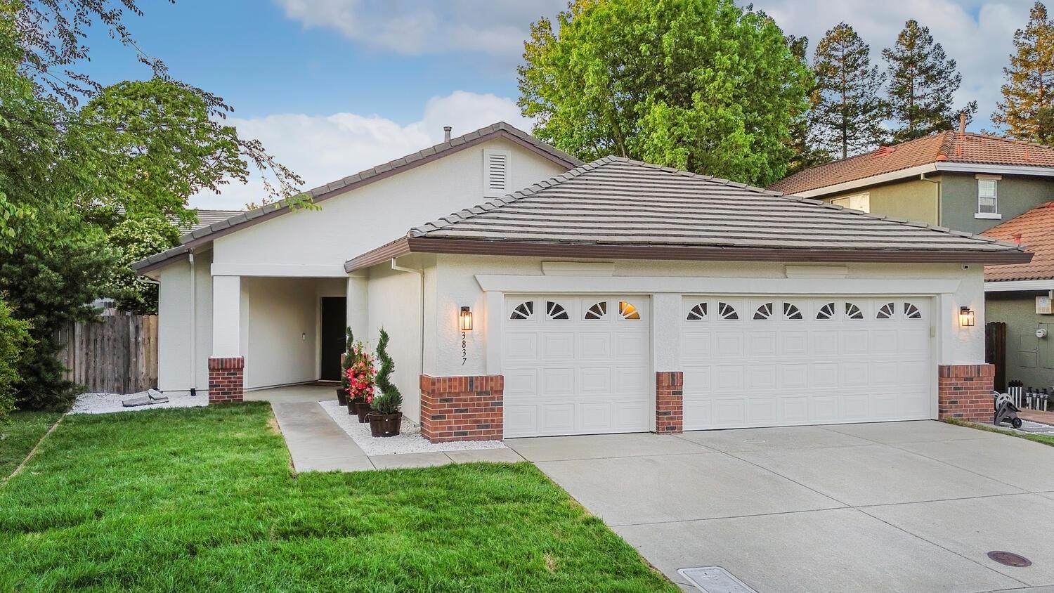 Detail Gallery Image 1 of 52 For 3837 Alegre Way, Davis,  CA 95618 - 3 Beds | 2 Baths