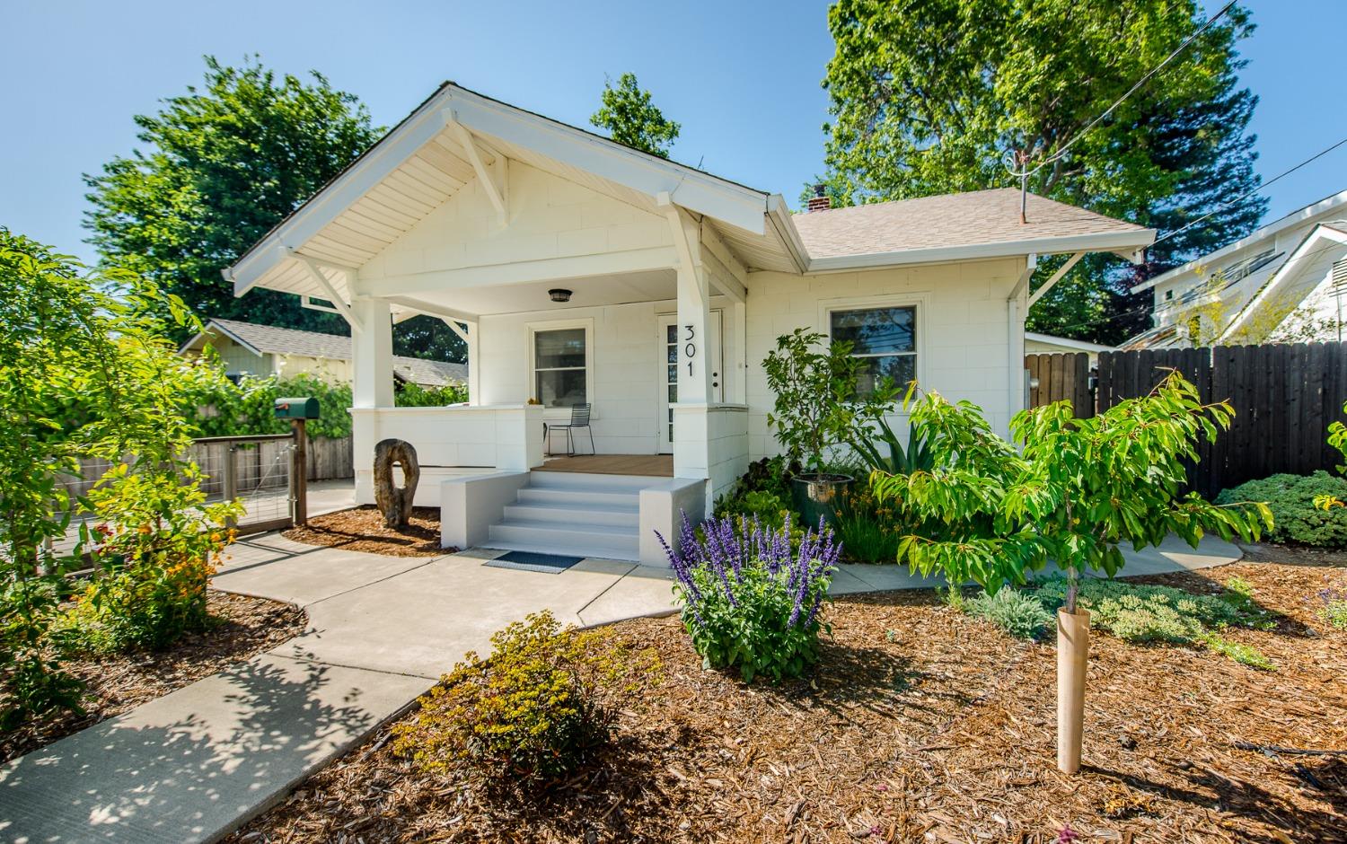 Grant Avenue, Winters, California image 3