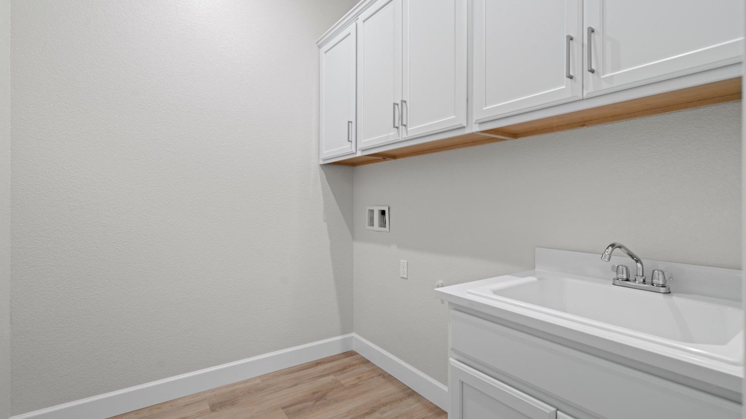 Detail Gallery Image 5 of 35 For 2119 Geneva Way, Manteca,  CA 95337 - 3 Beds | 2 Baths