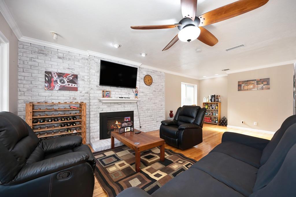 Detail Gallery Image 6 of 60 For 1402 Louise Ave, Modesto,  CA 95350 - 3 Beds | 3 Baths