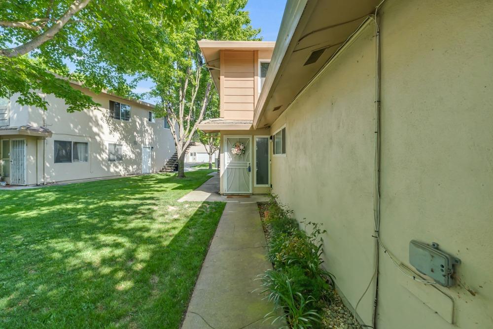 Connecticut Drive #2, Sacramento, California image 4