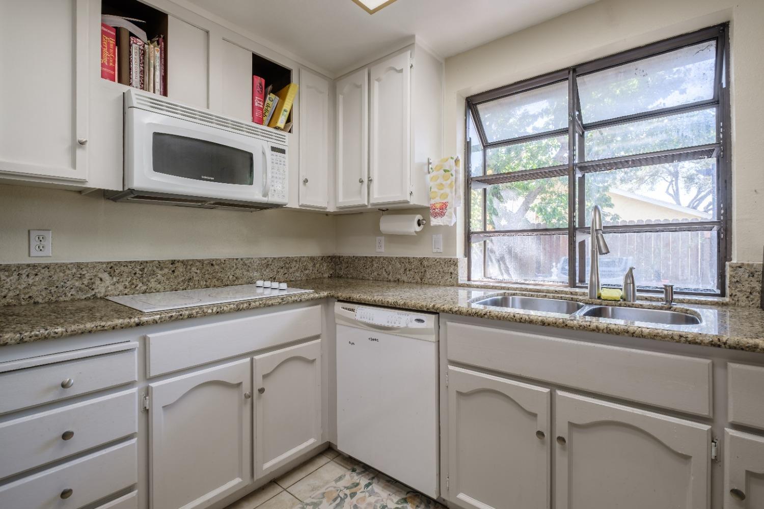 Platte River Court, Rancho Cordova, California image 2