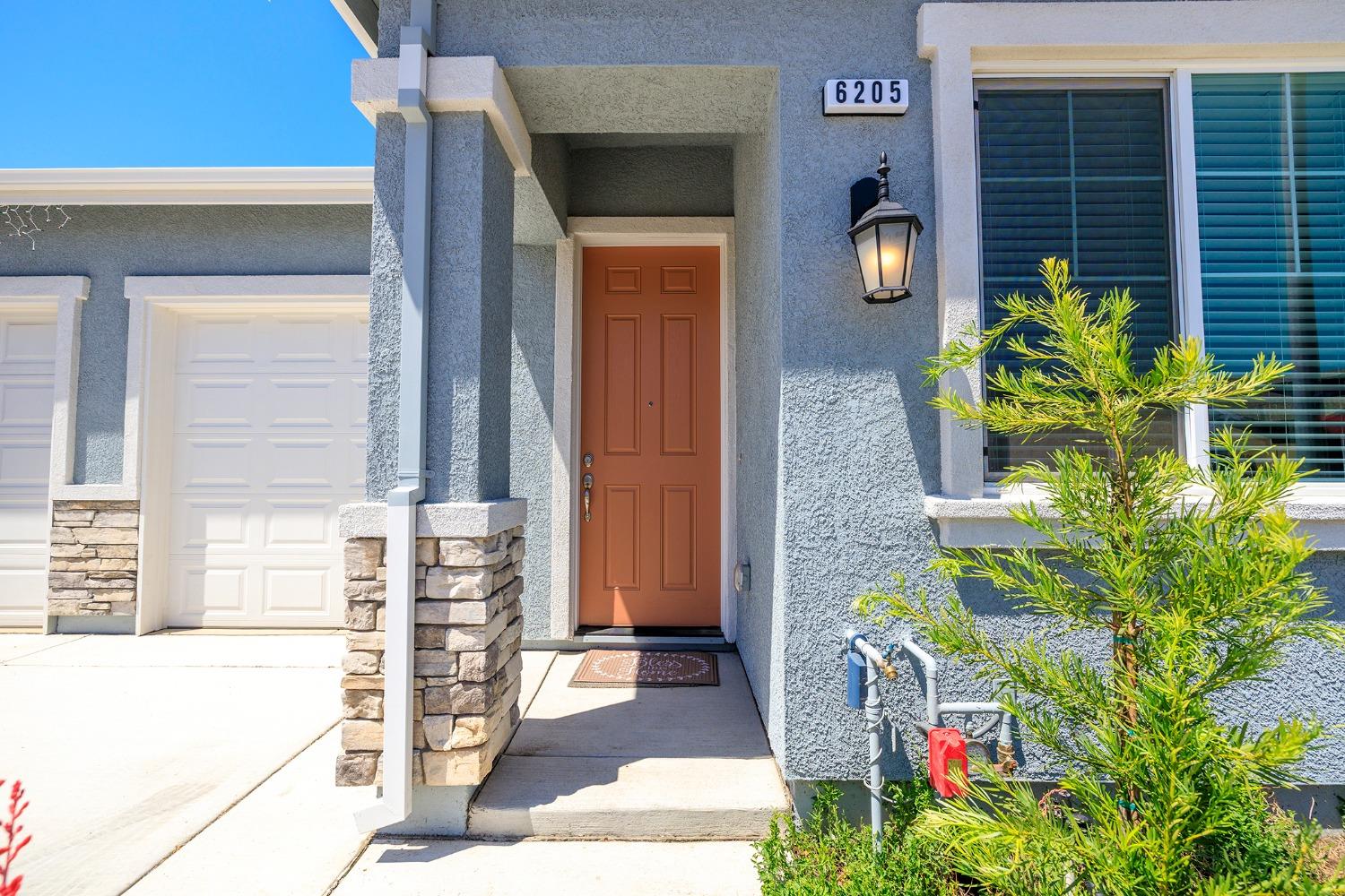 Chavez Court, Riverbank, California image 3