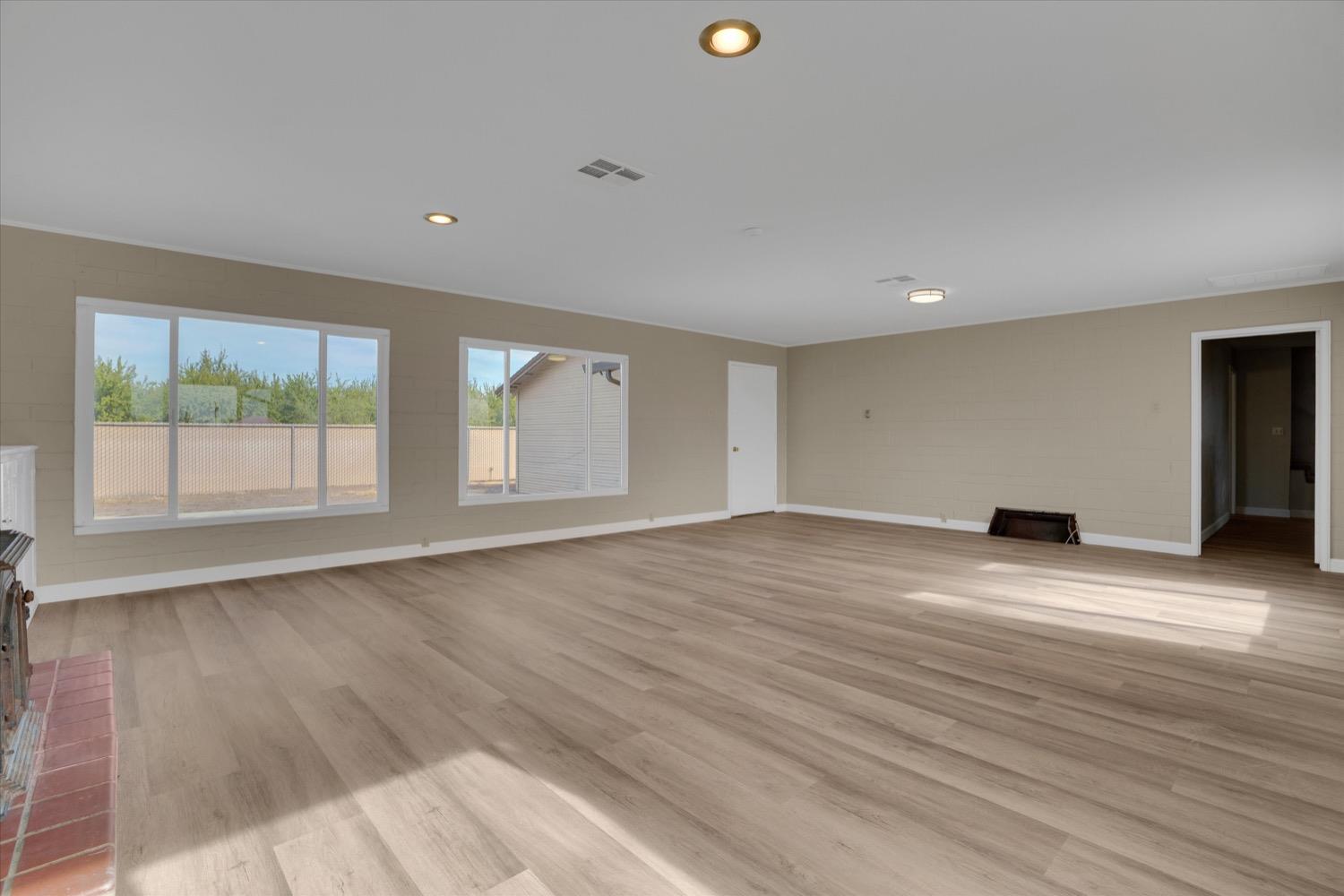 Detail Gallery Image 13 of 46 For 21549 E River Rd, Escalon,  CA 95320 - 3 Beds | 2 Baths