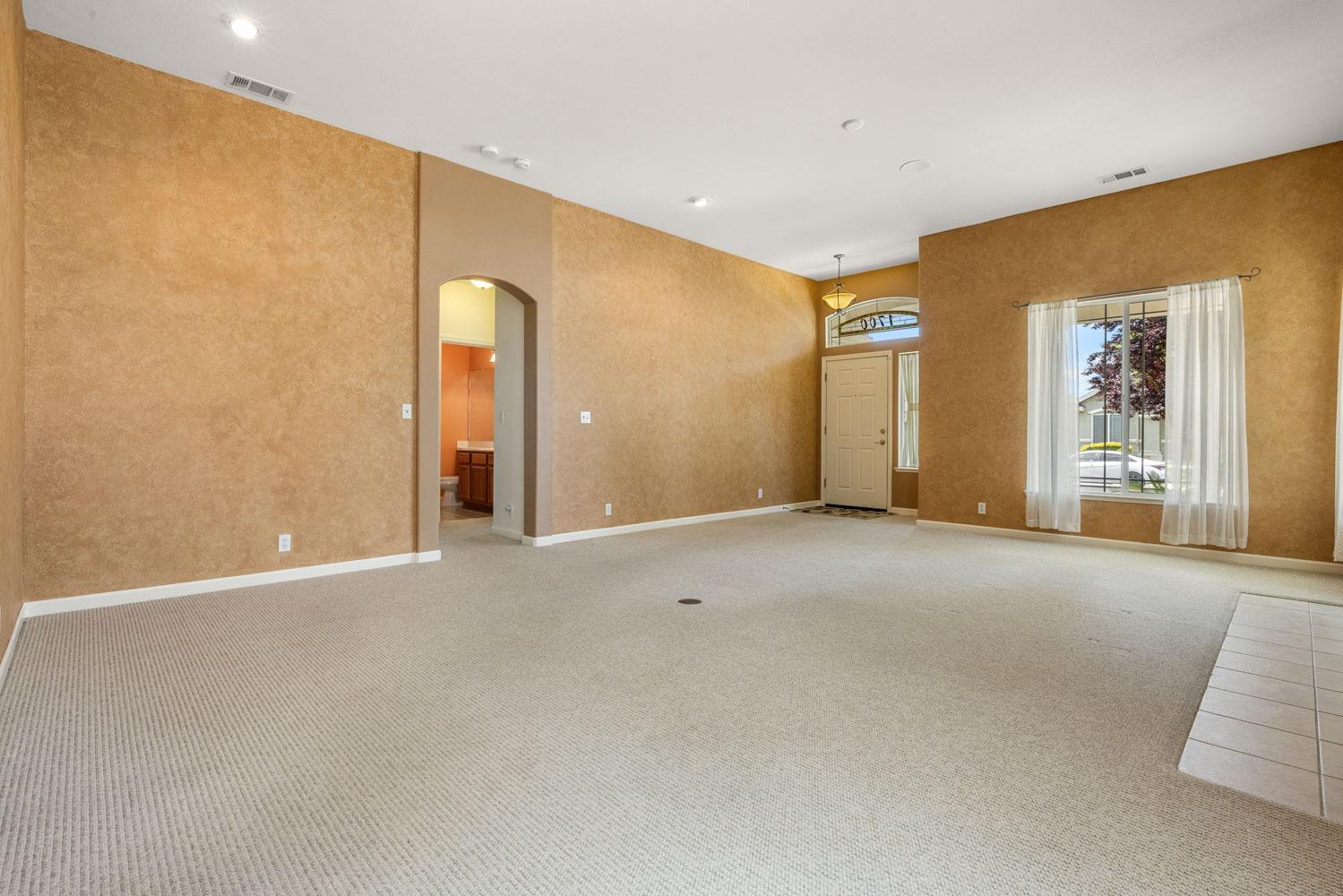 Detail Gallery Image 8 of 55 For 1700 Imshu Ct, Hughson,  CA 95326 - 3 Beds | 2 Baths