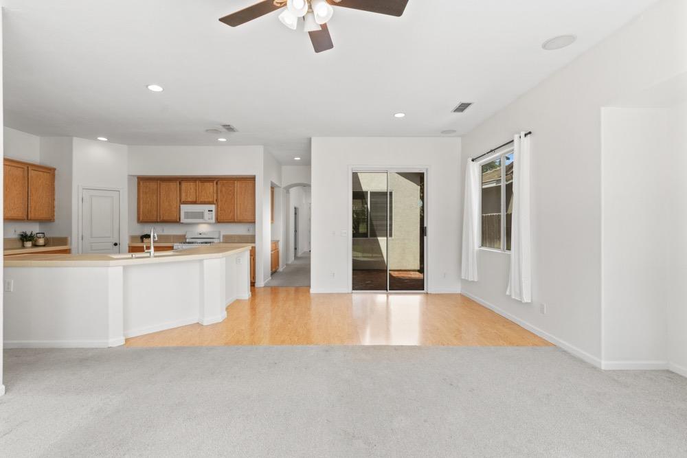 Detail Gallery Image 17 of 78 For 129 Opus Cir, Sacramento,  CA 95834 - 4 Beds | 2/1 Baths