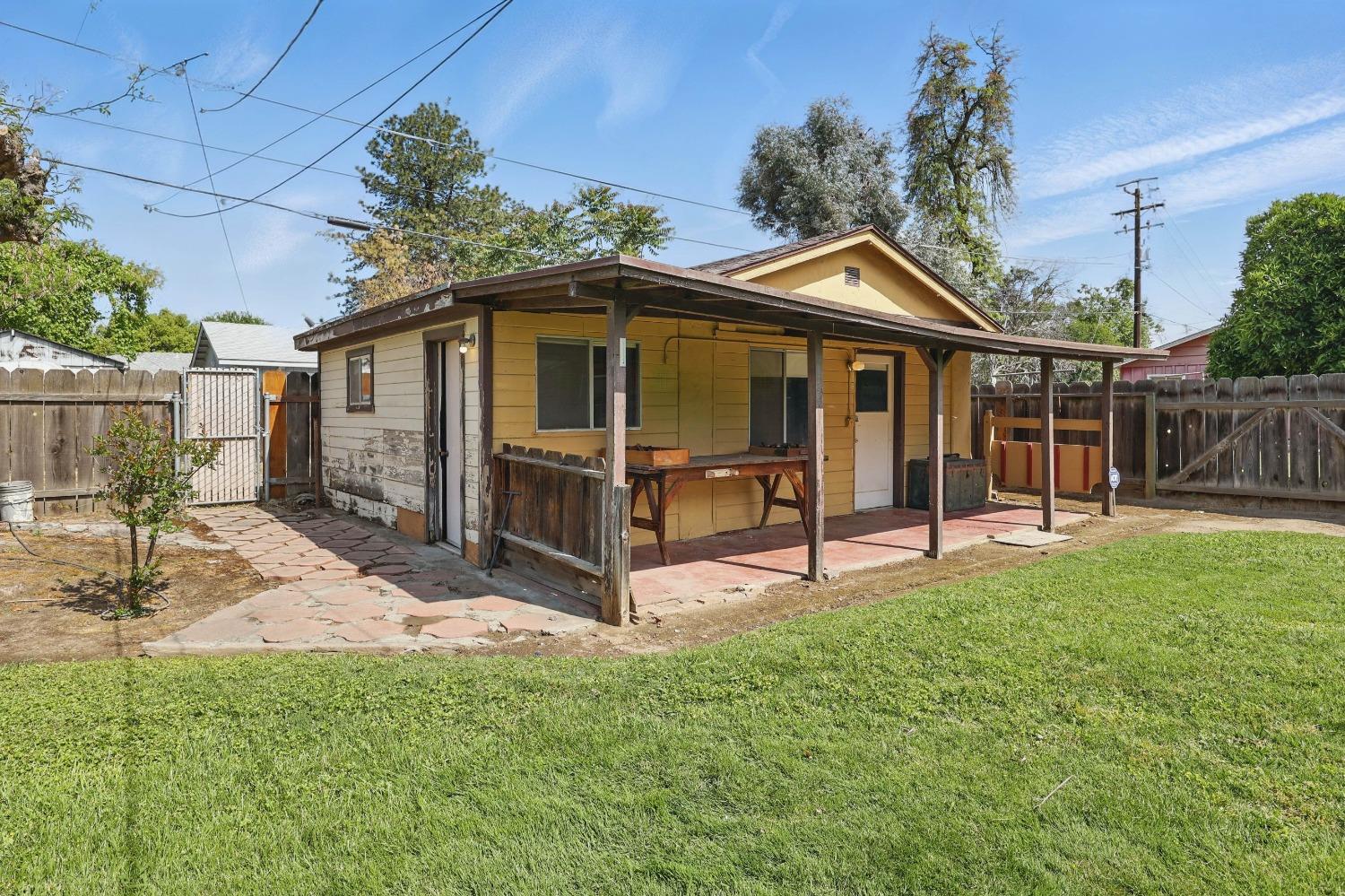Kings Avenue, Chowchilla, California image 30