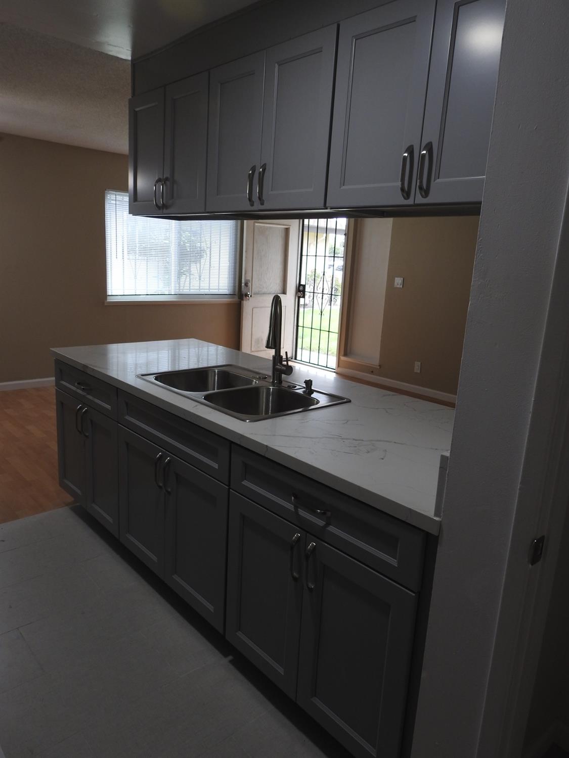 Detail Gallery Image 11 of 17 For 1236 Occidental #3,  Stockton,  CA 95203 - 2 Beds | 1 Baths