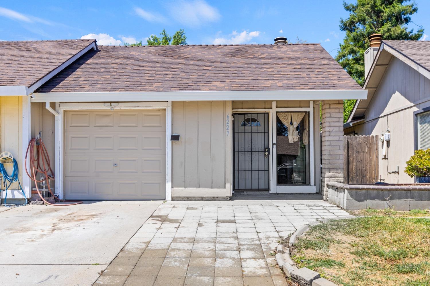 Detail Gallery Image 1 of 24 For 6227 Center Mall Way, Sacramento,  CA 95823 - 2 Beds | 1 Baths