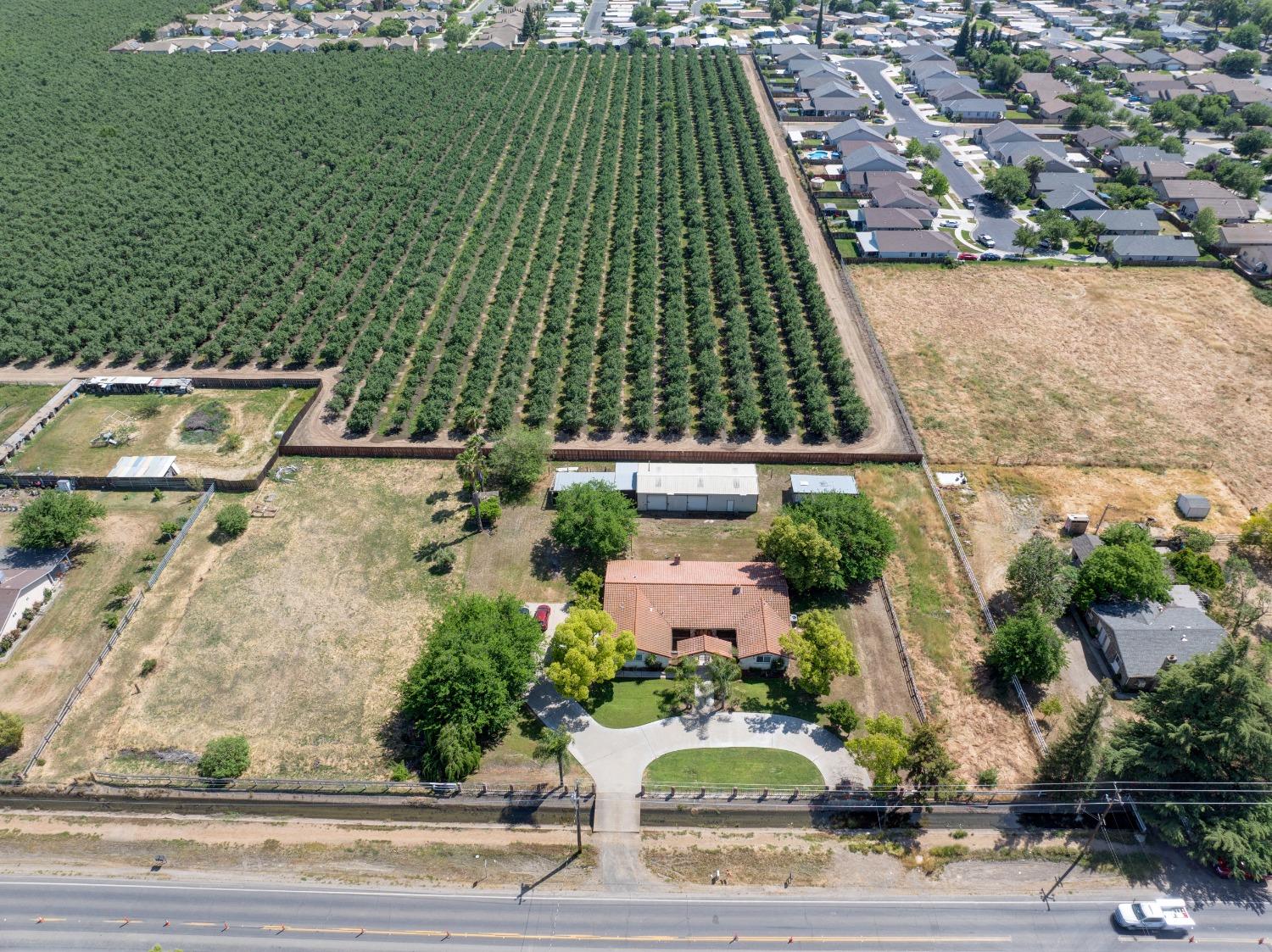 E Childs Avenue, Merced, California image 38