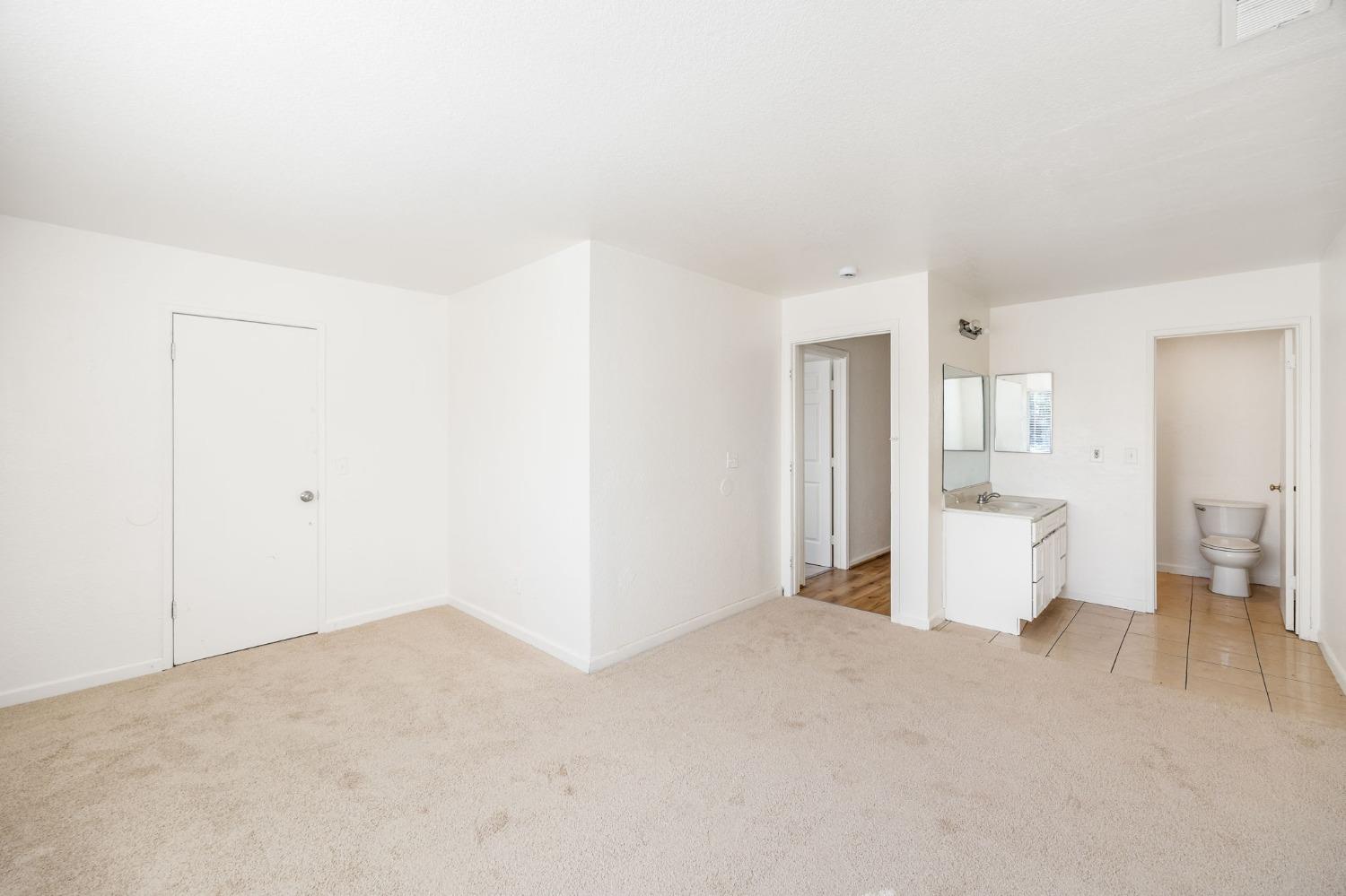 Clover Manor Way, Sacramento, California image 16