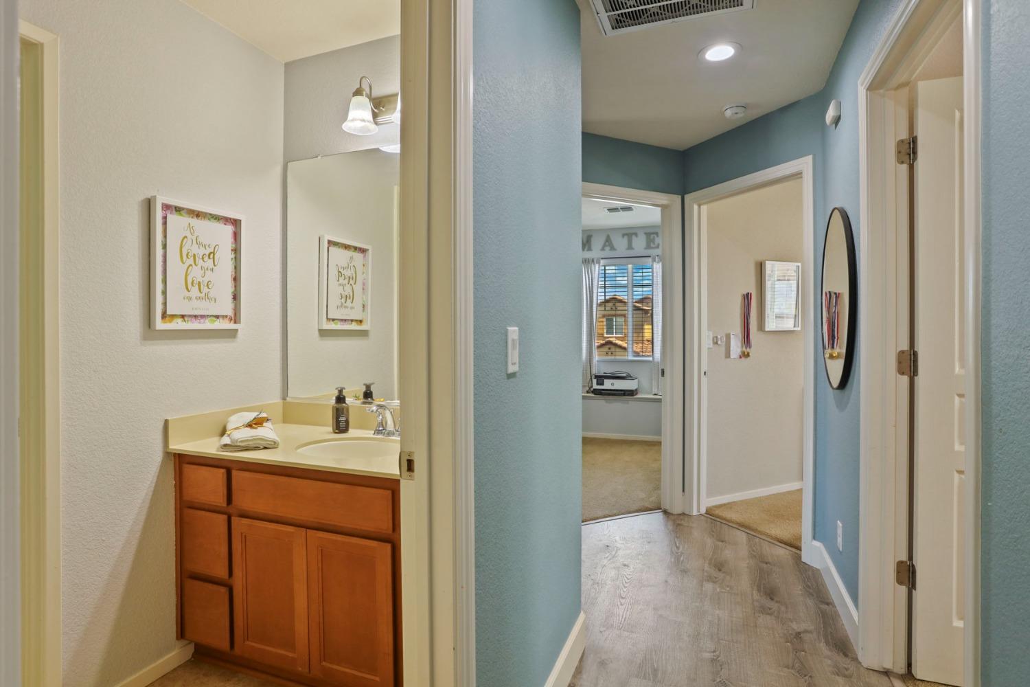 Detail Gallery Image 44 of 77 For 16907 E Cobble Creek Way, Lathrop,  CA 95330 - 4 Beds | 2/1 Baths