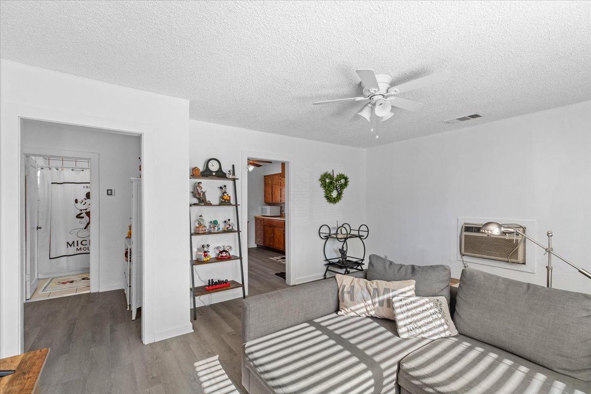 Detail Gallery Image 11 of 54 For 231 Poplar Ave, Manteca,  CA 95336 - 3 Beds | 2 Baths