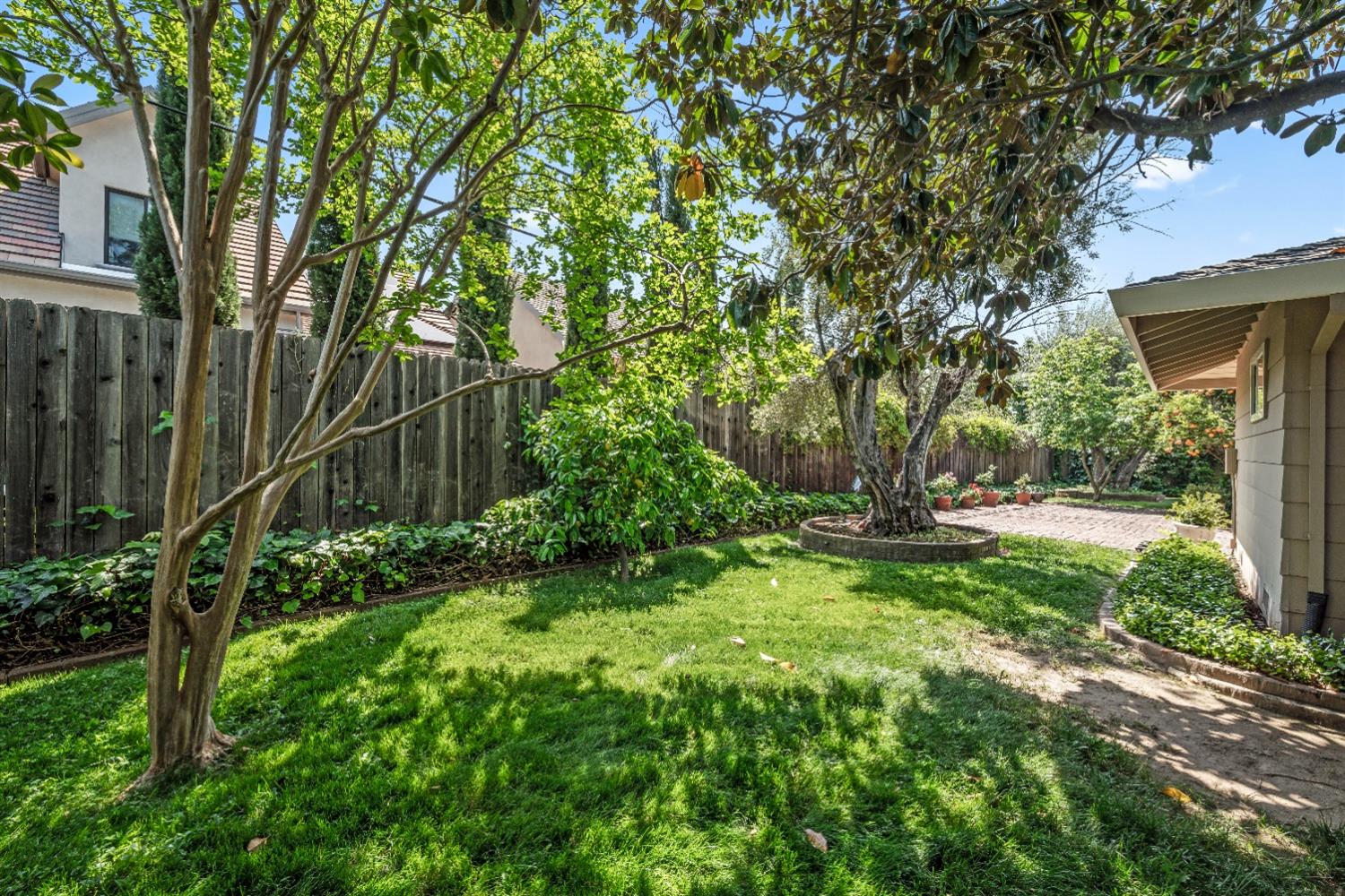 Jerrilyn Court, Carmichael, California image 40
